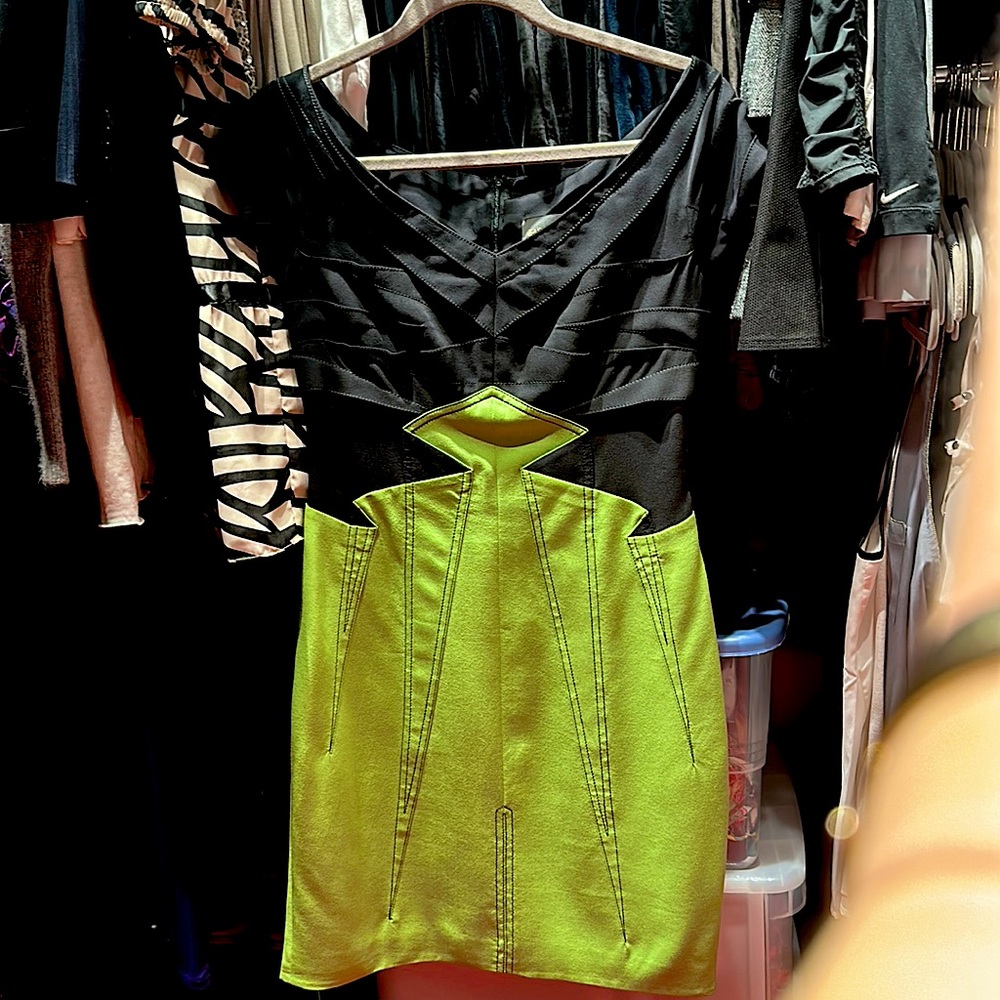 Zack Posen Black and Green Mini Dress with slimming construction size 6